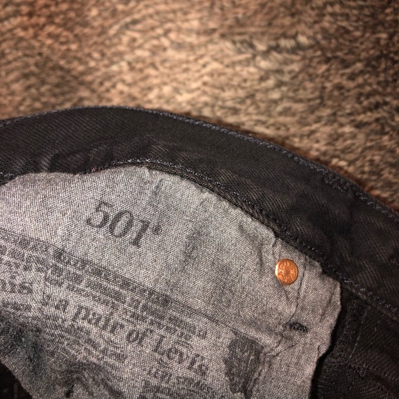 Levi’s high waisted mom jeans - Picture 5 of 5